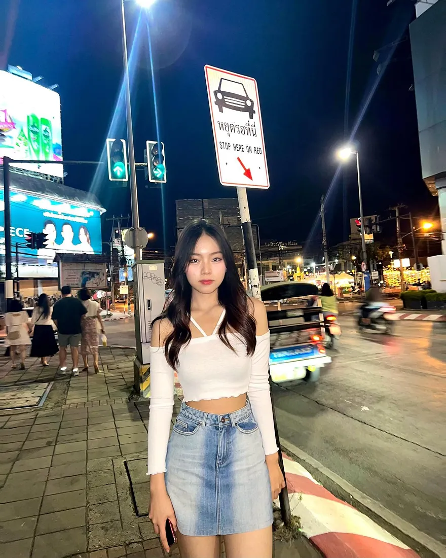 Angie แองจี้ กวินธิดา แซ่ลี่ ภาพโปรไฟล์ 240
